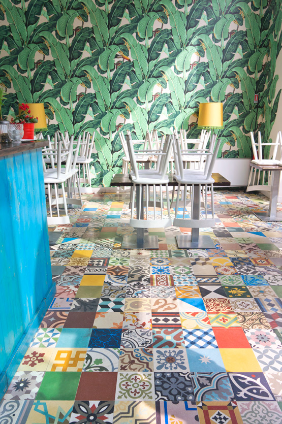 JOELIX.com | Colorful patterned tiles at Temakinho in Milan, Italy