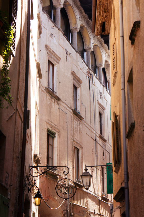 JOELIX.com | Enoteca Al Boeuc Orta San Giulio, Italy