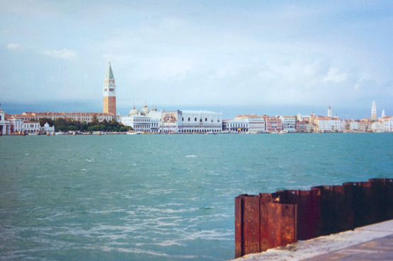 JOELIX.com | analog picture of Venice, Italy 1999