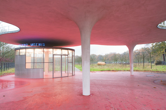 JOELIX.com | Artist's Entrance Middelheim Museum in Antwerp