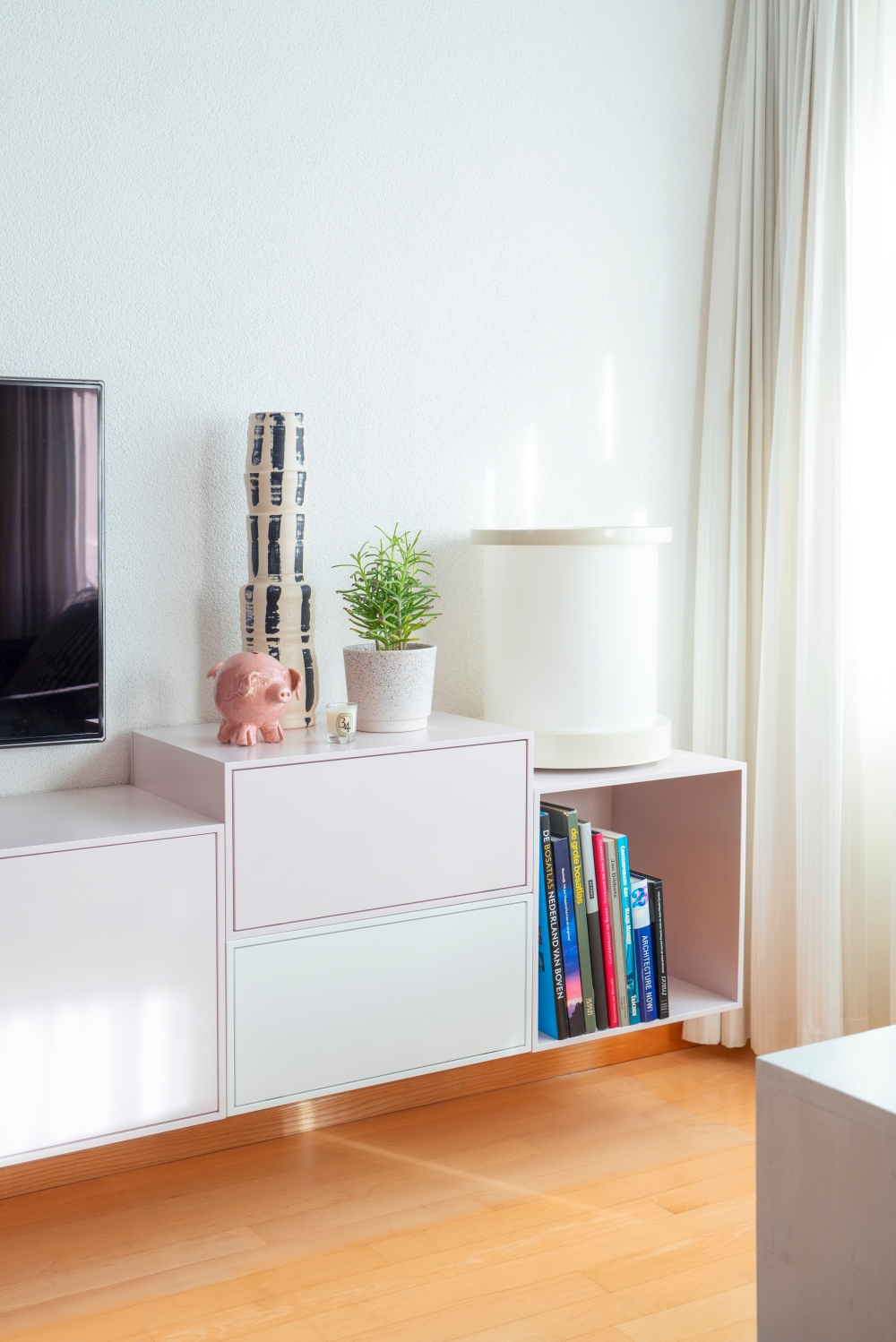 JOELIX.com | Living room update pink #cubitshop #nanimarquina