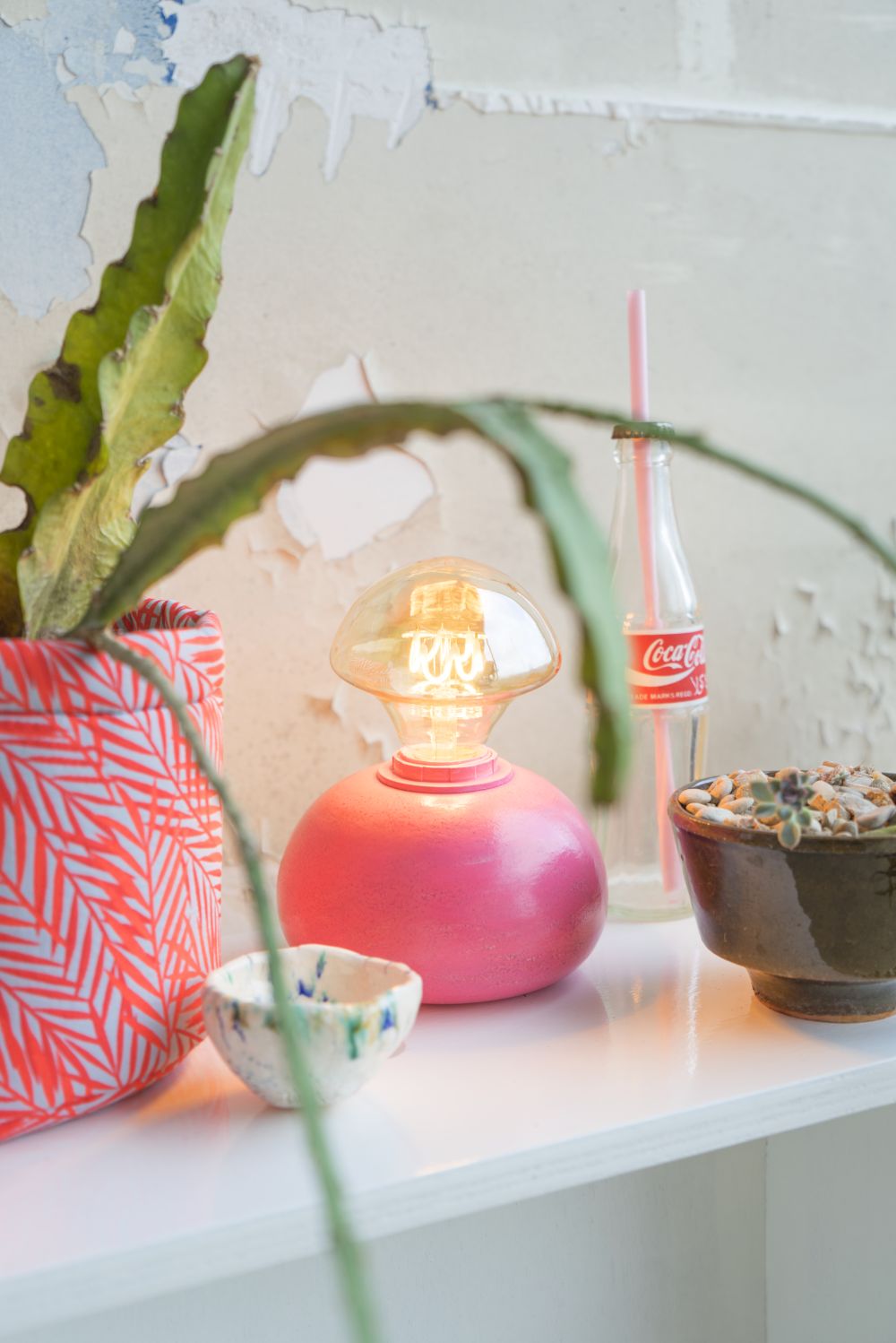 JOELIX.com | DIY filament bulb LED plumen #DIY #lamp #pink