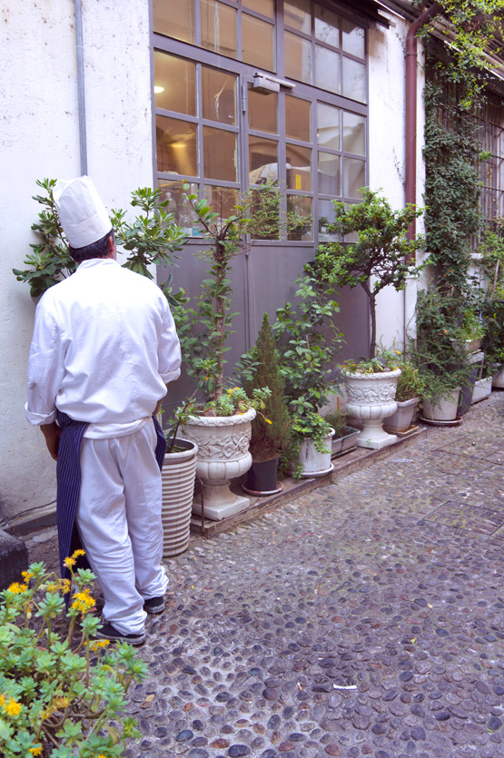 JOELIX.com | Green balconies in Milan blago