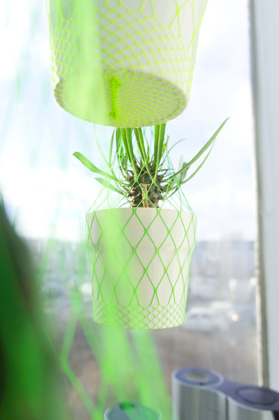 JOELIX.com | hanging planters DIY with neon fishnet tights