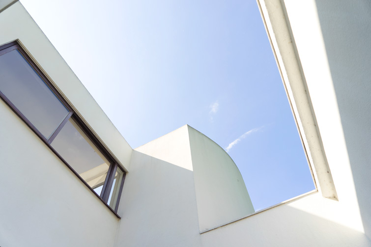 JOELIX.com | Villa Savoye, Poissy France by Le Corbusier