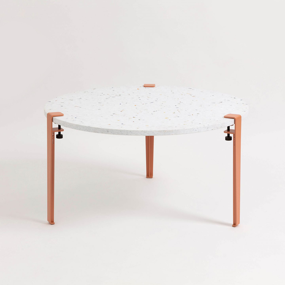 JOELIX.com - TipToe Venezia recycled plastic table