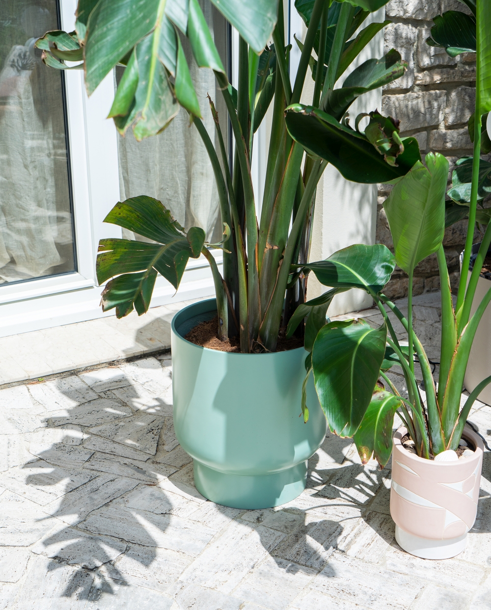 JOELIX.com | Indoor plants go outside, green terrace with MADE.com