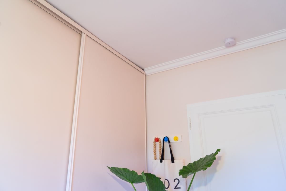 JOELIX.com | Babyroom makeover terracotta pink Lick