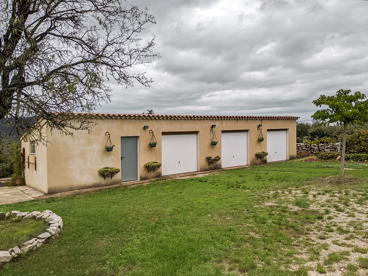 JOELIX.com | Petite Maison Triangles - renovation in Ardeche France