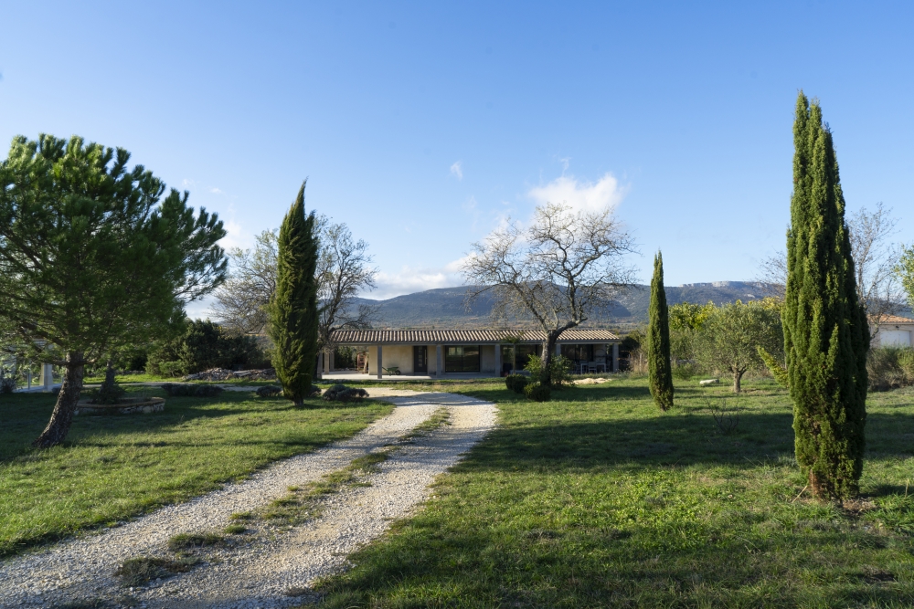 JOELIX.com | Petite Maison Triangles - renovation in Ardeche France - Forbo Floorings