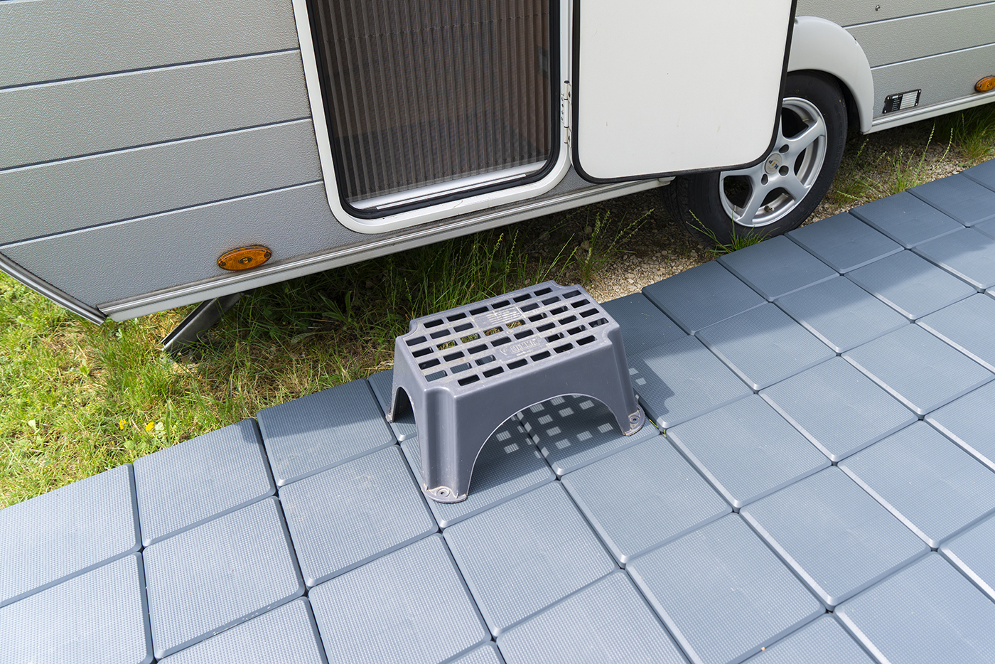 JOELIX.com | new Skaza Decking Tiles