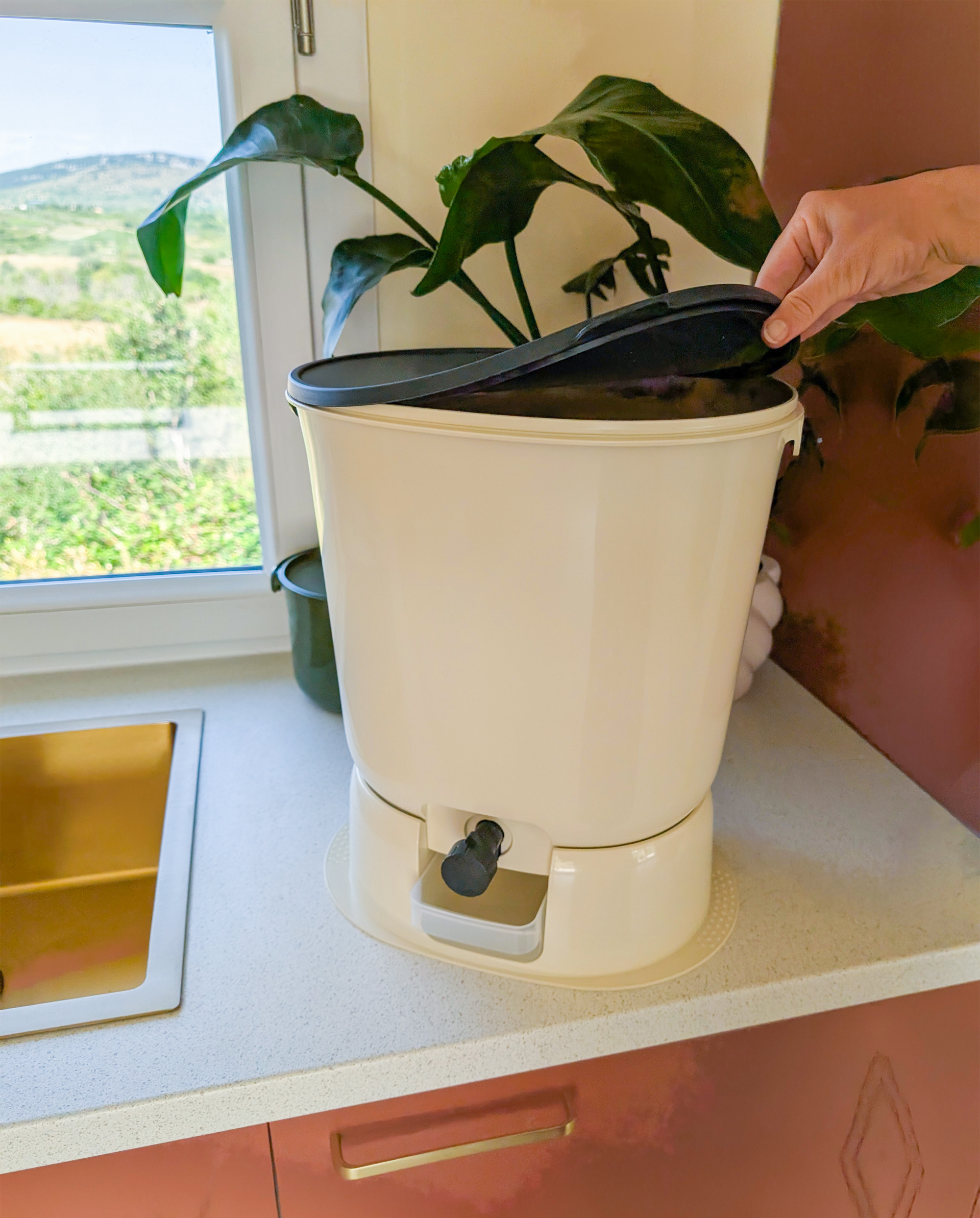 JOELIX.com | Bokashi compost with Skaza